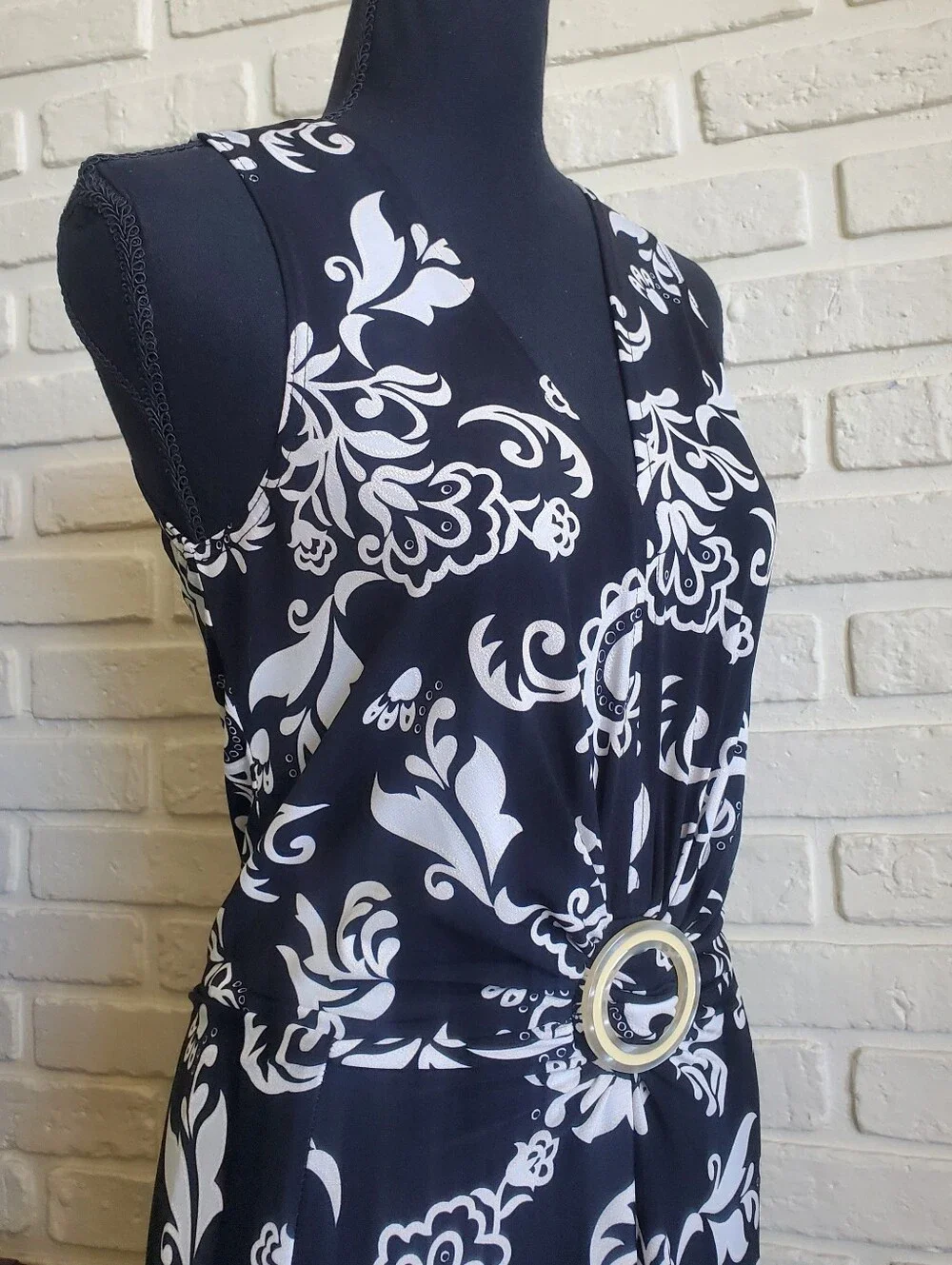 Joseph Ribkoff Floral Paisley Ring Buckle Dress Black White Flowy Ruffle Hem - Picture 10 of 15